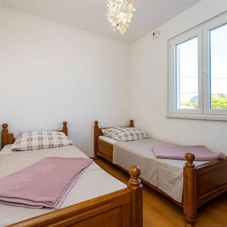 2 Bedroom Front In Apartman Rtina