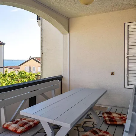 2 Bedroom Front In Rtina