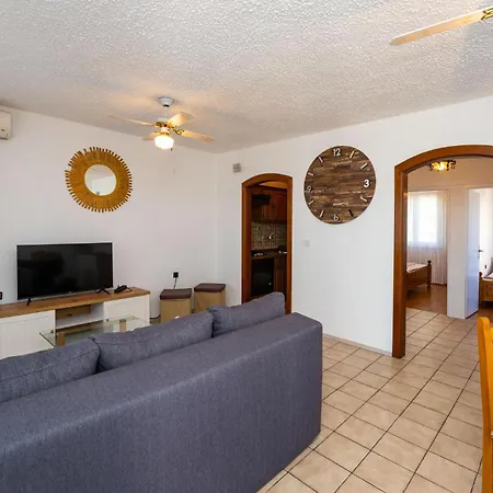 公寓 2 Bedroom Front In 利缇纳